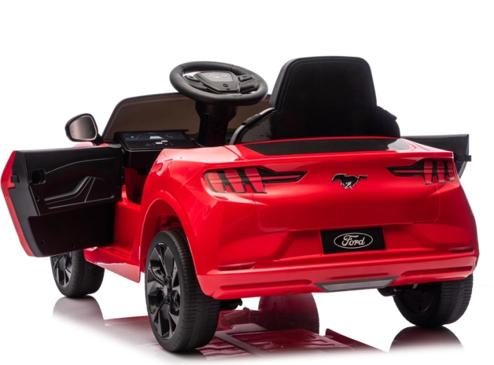 Öffnende Türen und bequemes Einsteigen