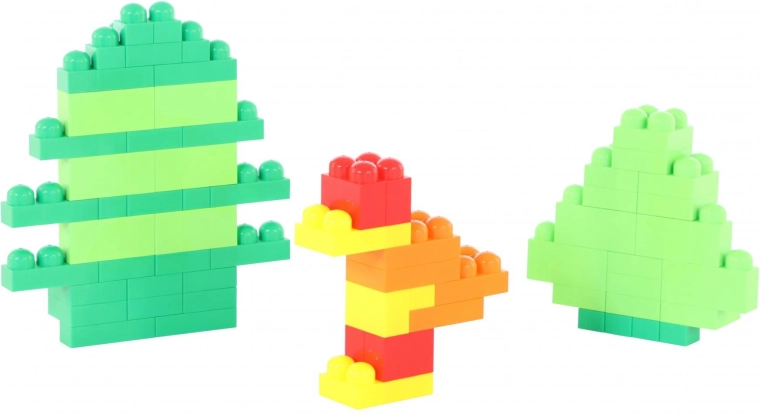 Kreatives Bauen mit Bäumen und Tierchen