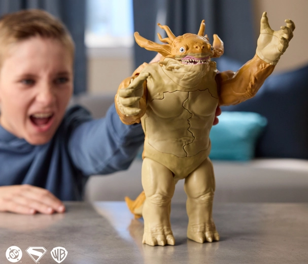 Große Kaiju-Figur mit beweglichen Teilen