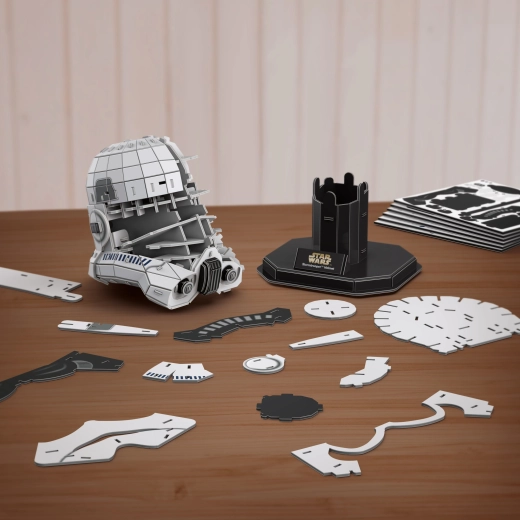 Einfache Montage aus vorgeschnittenen Teilen