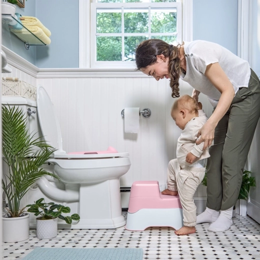 Zweistufiger Tritthocker für mehr Selbstständigkeit