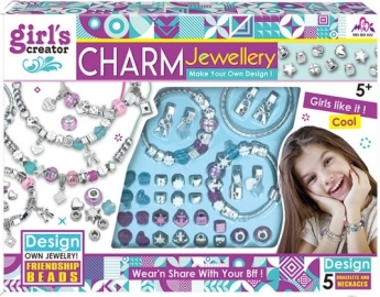 Set aus Armbändern und Halsketten