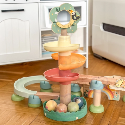 Spiralturm und sanfte Abfahrt