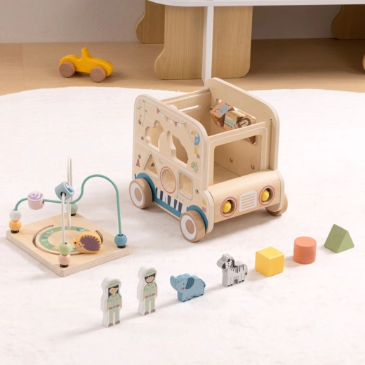 Formsortierer und Safari-Figuren für Rollenspiel