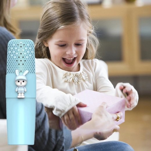 Leichtes Kinderdetail mit Häschen