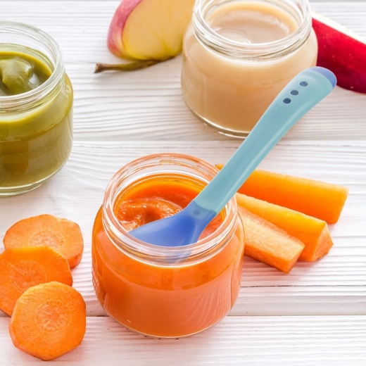 Einfaches Füttern und Pflege