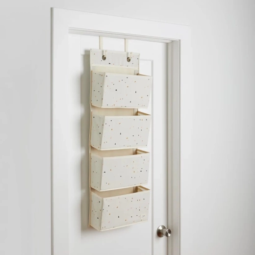 Einfaches Aufhängen an Tür oder Wand