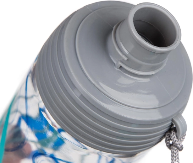 Auslaufsicherer Deckel und bequemes Trinken unterwegs