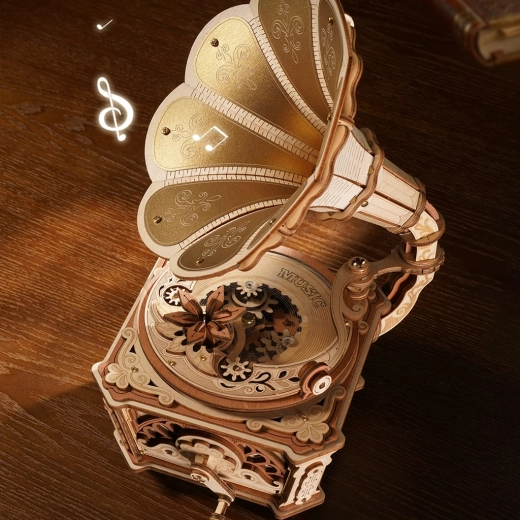 Funktionsfähiges mechanisches Grammophon mit Kurbelantrieb