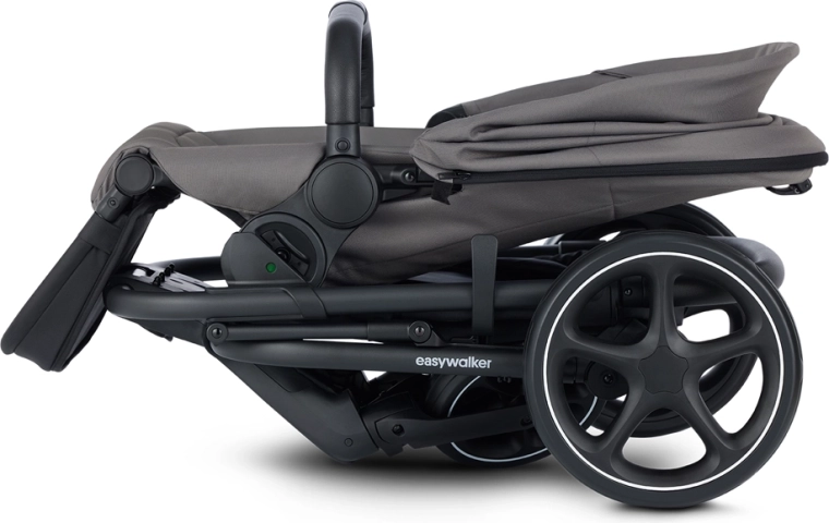 Kompaktes Falten und praktische Ausstattung für jeden Tag
