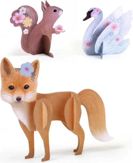 Holzdekorationen mit Tieren zum Ausstellen