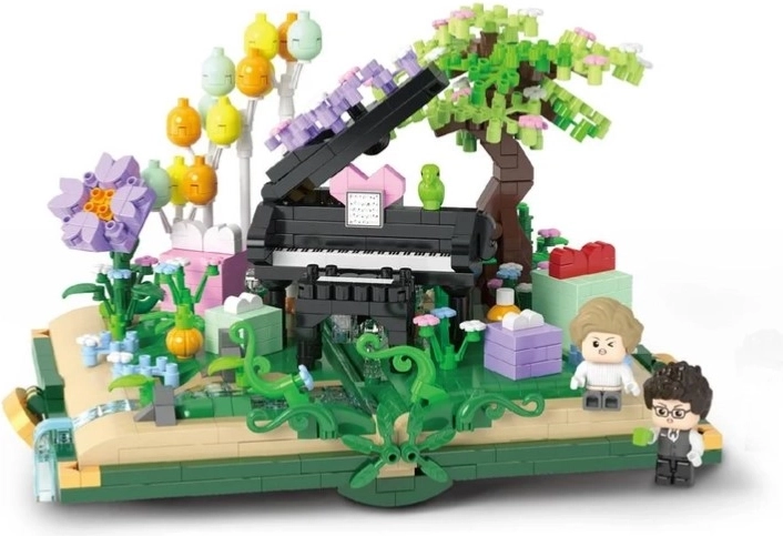 Romantisches Diorama mit Klavier als Dekoration