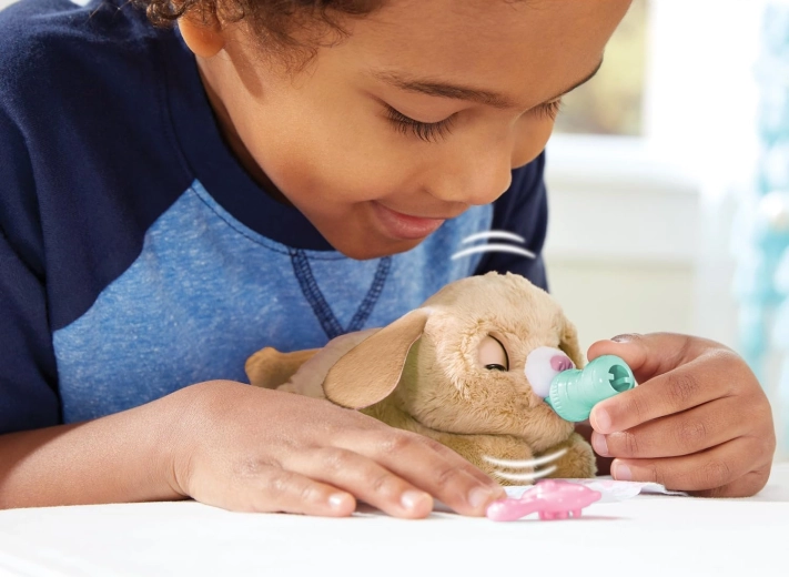 Interaktive Pflege: Füttern und Beruhigen