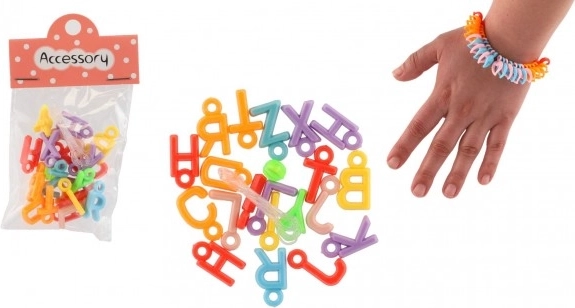 Kunststoffperlen Herzchen und Buchstaben mit Schnur