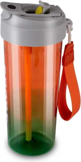 Bequemes Trinken mit Trinkhalm