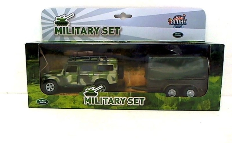 Militärischer Land Rover mit Anhänger