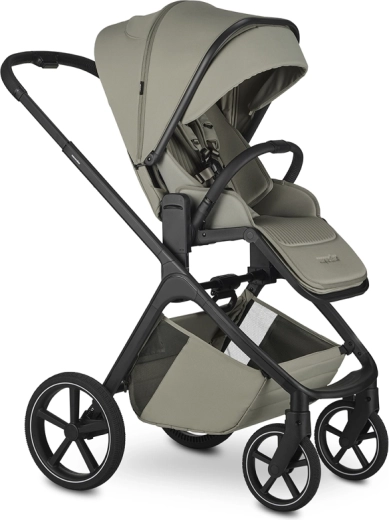 Extra großes Verdeck mit UPF 50 und wasserabweisender Beschichtung