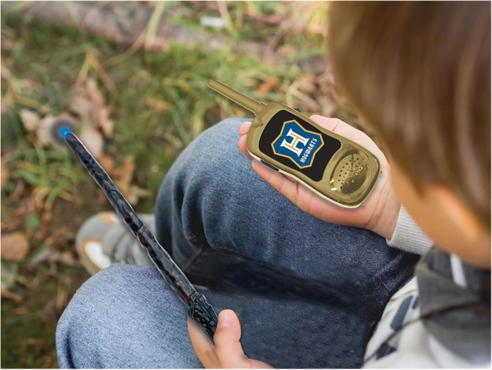 Sprechen über Distanz mit Kinder-Walkie-Talkies