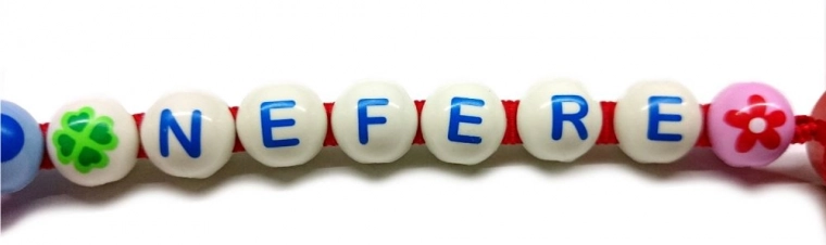 Bunte Perlen und verspieltes Design