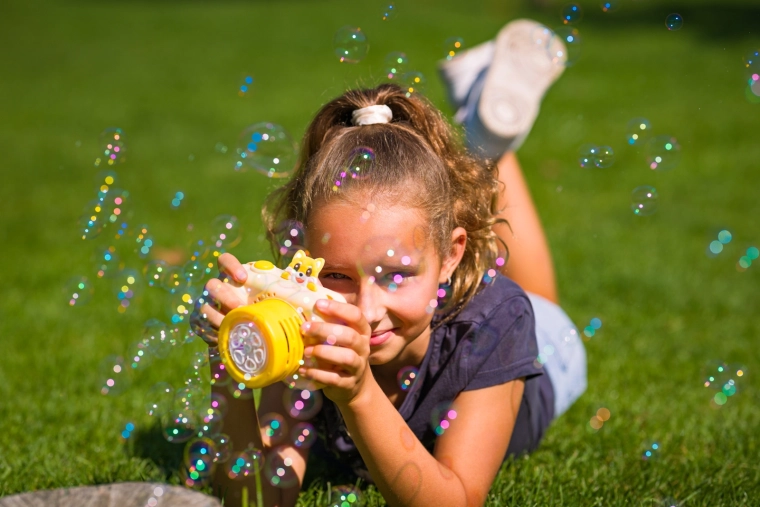 Spaß draußen und zu Hause