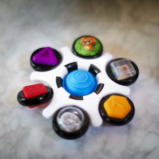 Sensorische Stimulation durch Farben, Geräusche und Texturen