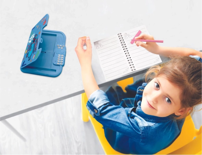 Praktisches Zubehör für Ordnung auf dem Schreibtisch