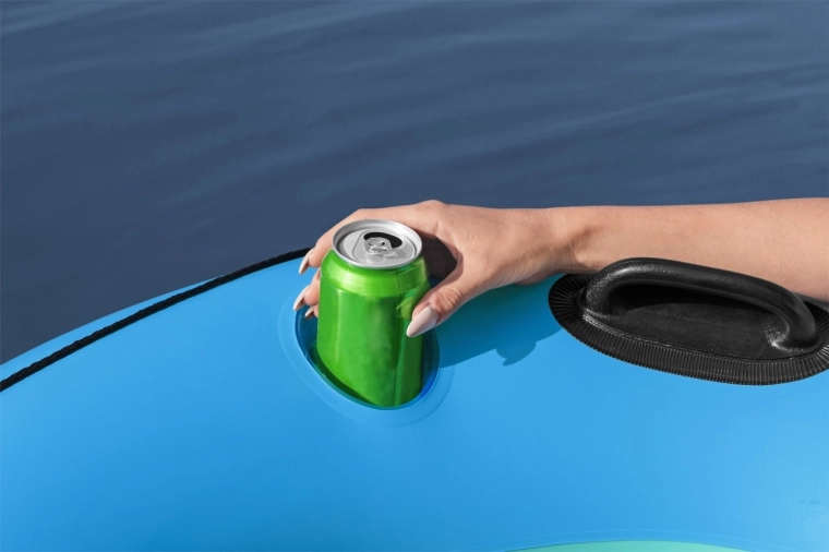 Alles griffbereit dank 2 Getränkehaltern