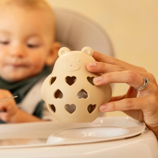 Rassel und Beißring in einem