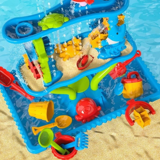 Spielen mit Wasser und Sand