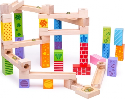 Bunte Holzkugelbahn