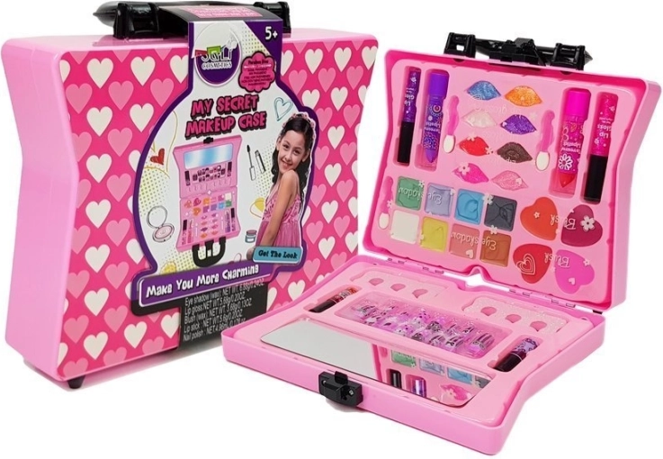 Kosmetikset für Mädchen mit Lidschatten und Nagellacken