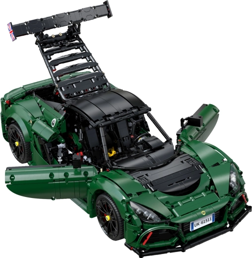 Öffnende Paneele und detailliertes Interieur