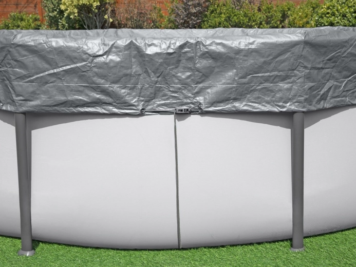 Entwässerungsöffnungen gegen Wasseransammlungen