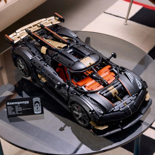 Ausstellungs-Megacar mit beeindruckendem Design