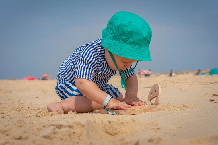 Spaß am Strand und im Sandkasten