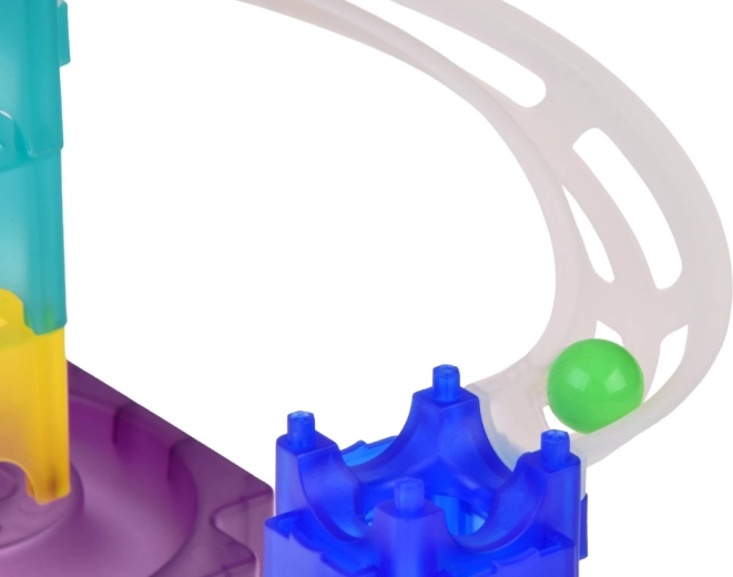 Transparente Bahnen für spielerisches Lernen