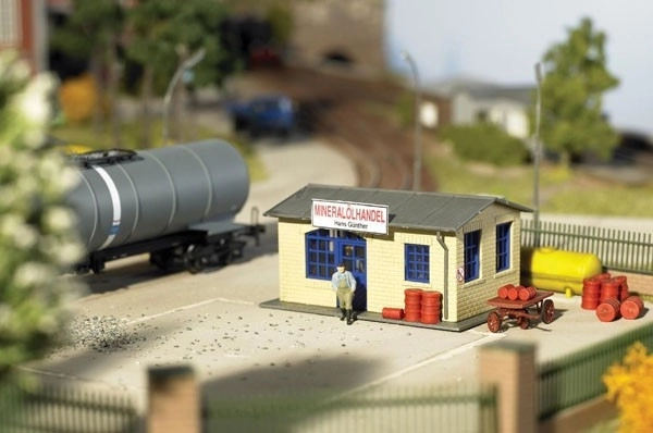 Piko Hobby Ölhandel Günther – Bausatz H0