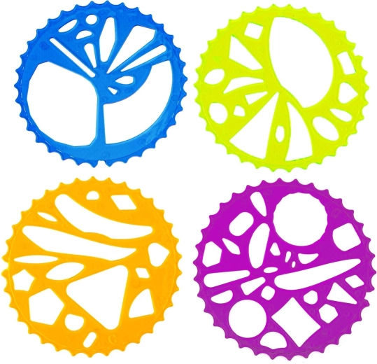 Schablonen und Zahnräder für präzise geometrische Muster