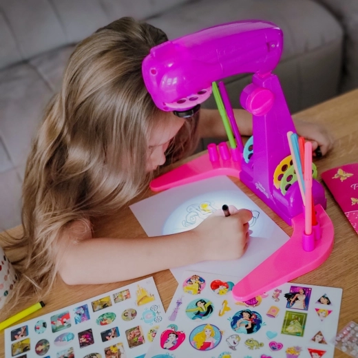 Verstellbare Konstruktion für bequemes Kreativsein