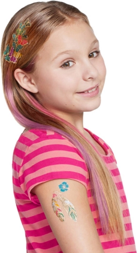 Temporäre Tattoos für einen abgestimmten Look