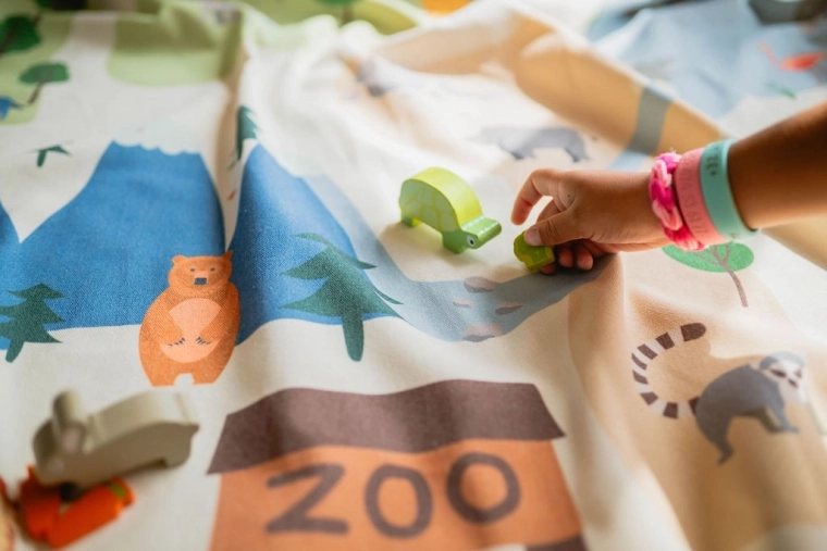 Große Spielfläche mit ZOO-Motiv