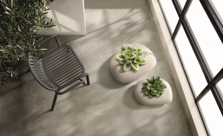 Natürliche, kieselsteinartige Form für modernes Interieur und Exterieur
