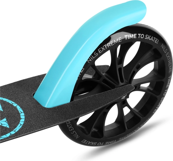 Rutschfestes Deck und wirksame Hinterradbremse