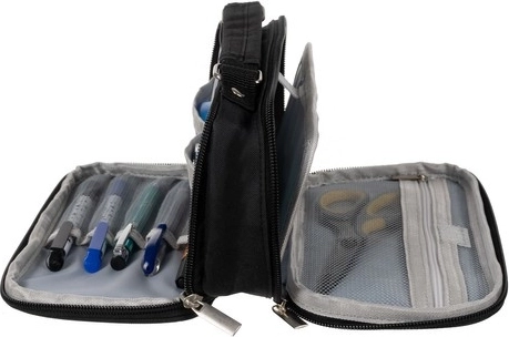Durchdachte Taschen und Halterungen innen