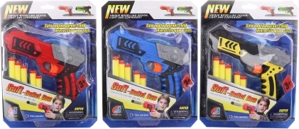 Kunststoffpistole mit Schaumpfeilen und Saugnäpfen