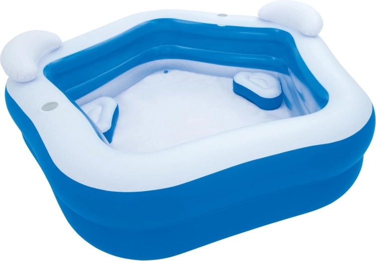 Integrierte Sitze und Kopfstützen für maximalen Komfort