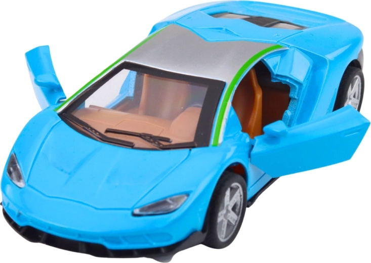 Öffnende Türen und detaillierter Innenraum