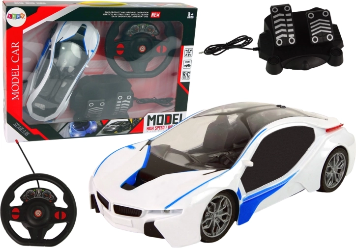 Ferngesteuertes Auto mit Pedalsimulator