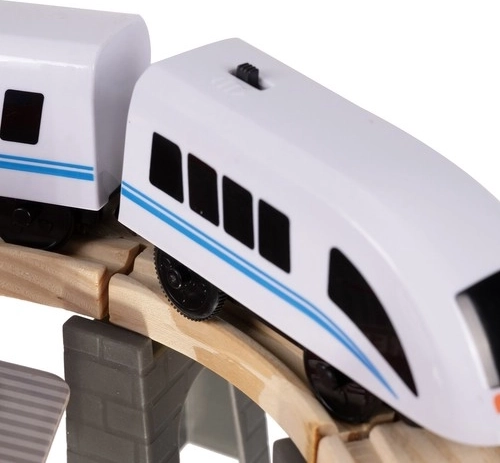 Zug mit magnetischer Verbindung