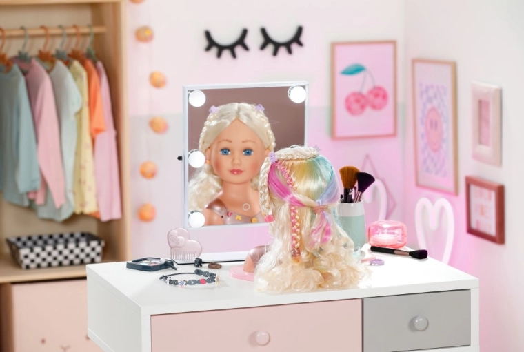 Frisuren und Kinderschminken